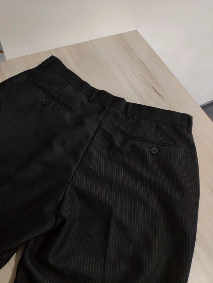 Joli pantalon de costume noir rayé taille 42 XL - photo numéro 3