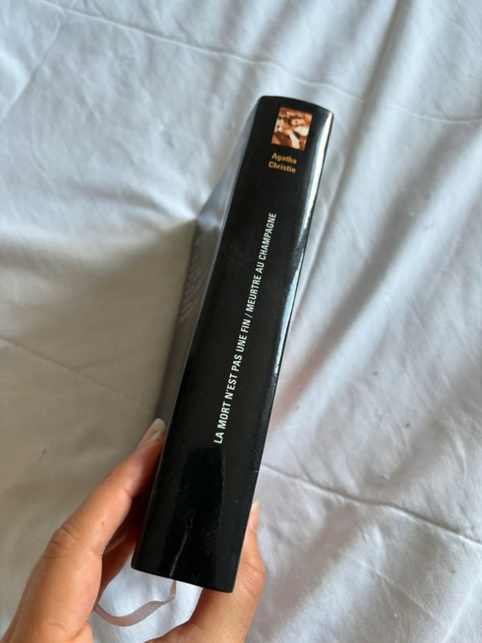 Livre Agatha Christie Double roman La mort n’est pas une fin Meurtre au champagne 00s - photo numéro 2