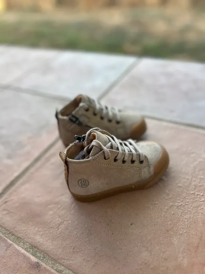 Chaussures à paillettes dorée 22 - photo numéro 2
