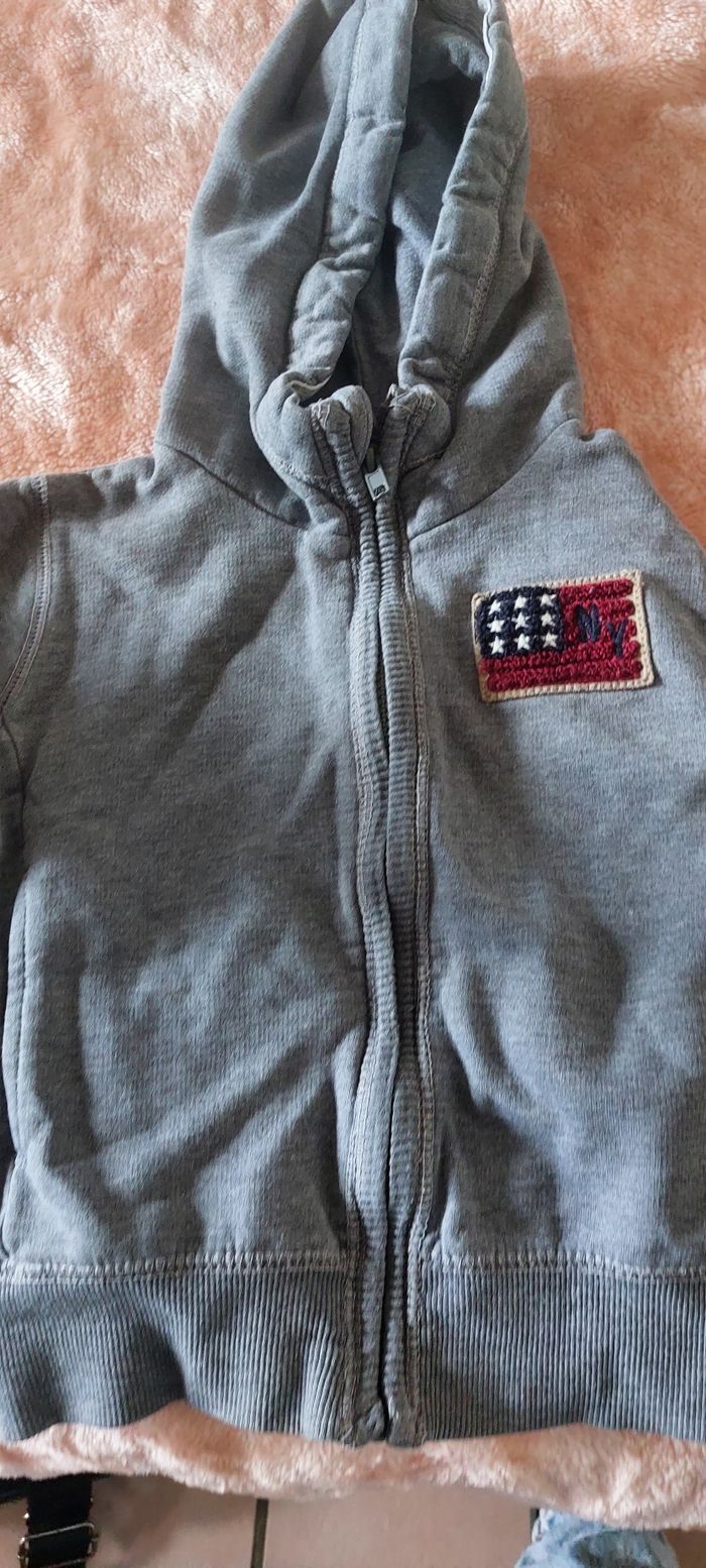 Gilet garçon 4 ans bon état - photo numéro 3