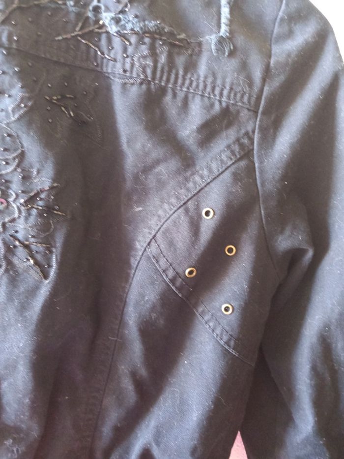 Veste courte jeans avec motifs au dos T : 3 - photo numéro 6