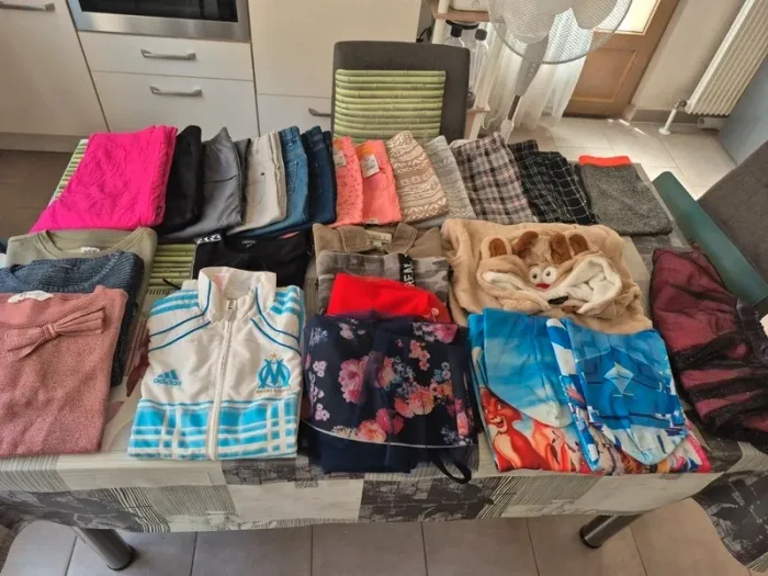 Lot de vêtements fille 9/10 ans