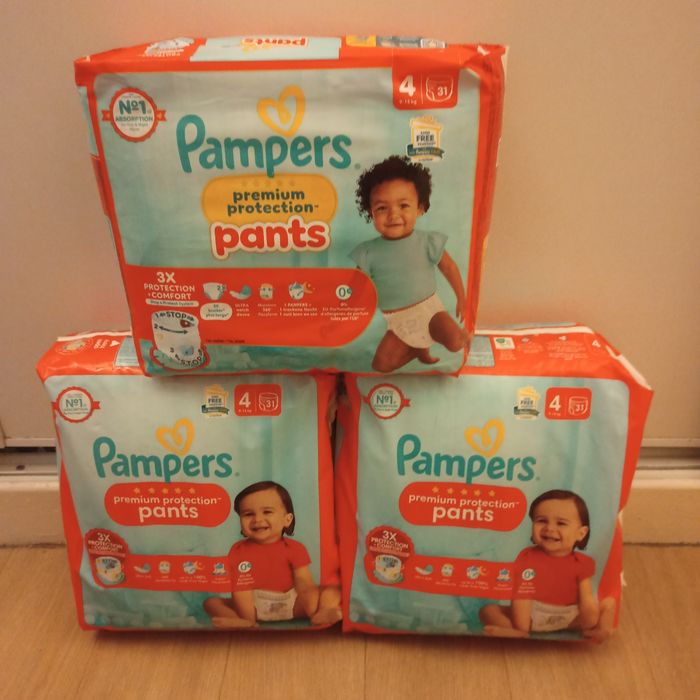 Pampers premium protection Pants taille 4(93 couches)