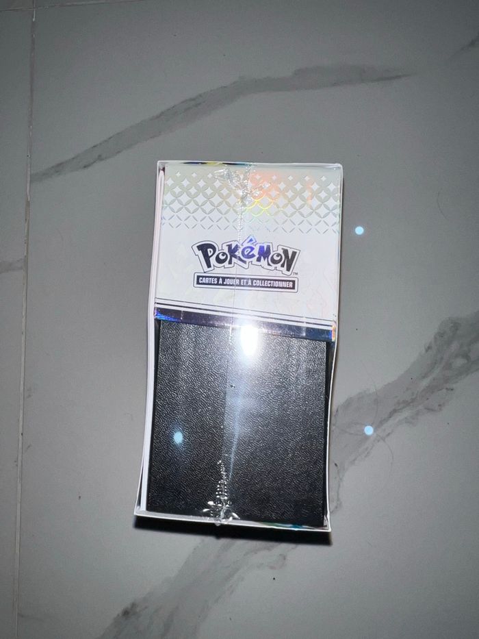 Etb Pokémon 8.5 évolutions prismatiques - photo numéro 3