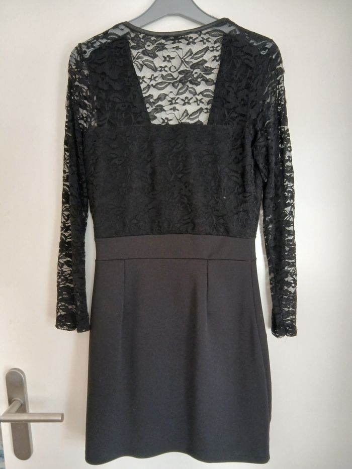 Robe moulante dentelle noire - photo numéro 6