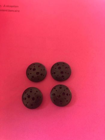 Lot 4 boutons 15mm noirs