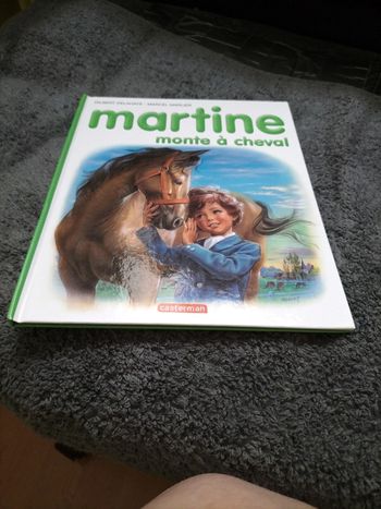 Martine monte à cheval 🌟
