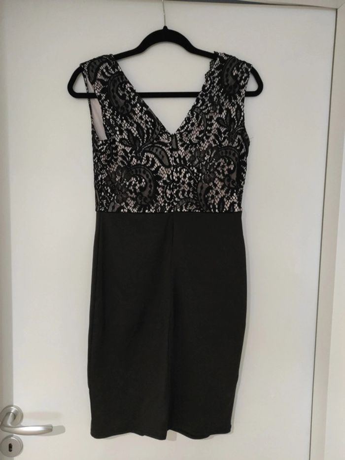 Robe noire dentelle 38 - photo numéro 5