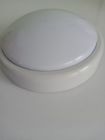 Lampe push à poser ou accroché