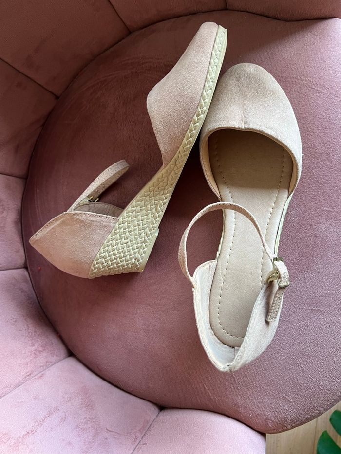 👗✨ Sandales compensées nude – Chic & confort – Taille 41 - photo numéro 5