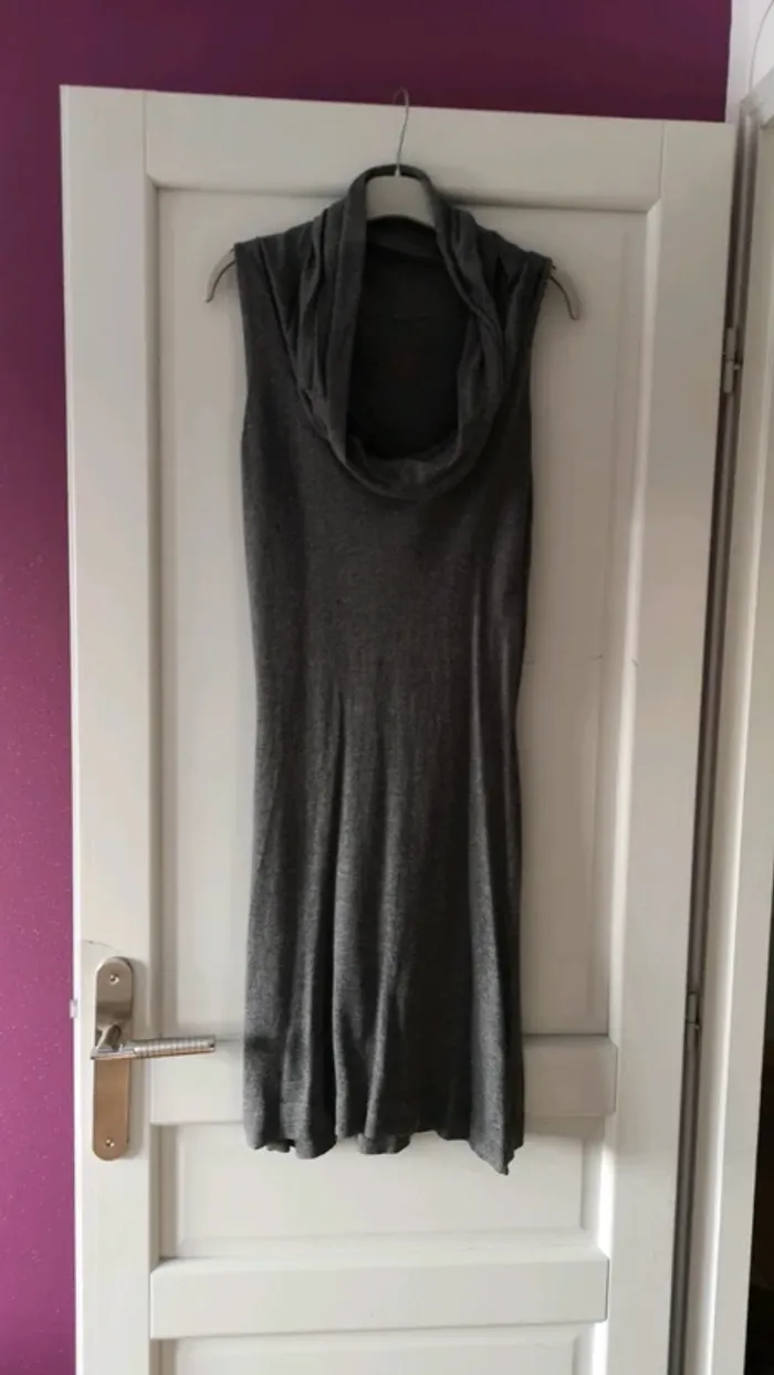 Robe grise