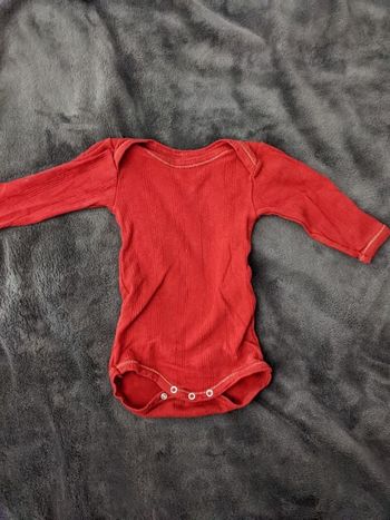 Body rouge petit bateau