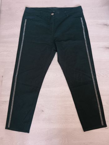 Pantalon noir avec strass sur les côtés Taille 46 en Tbe