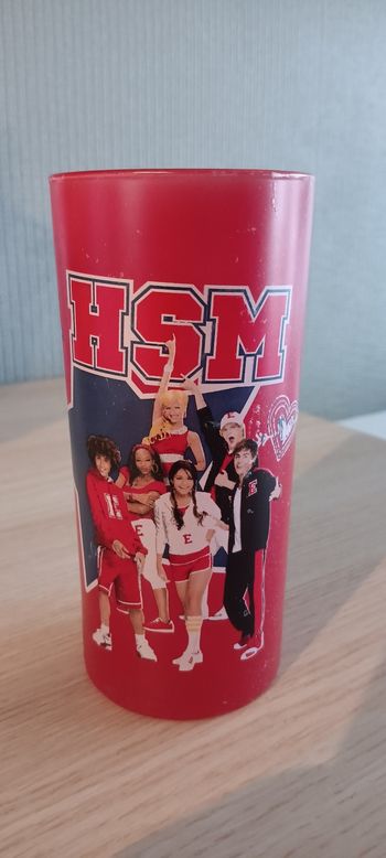 1 verre high school musical rouge