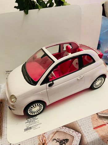 Voiture poupée Barbie fiat 