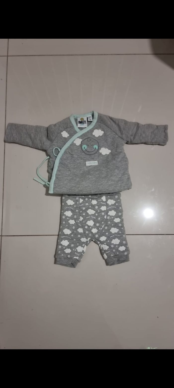 Ensemble bébé taille 1 mois