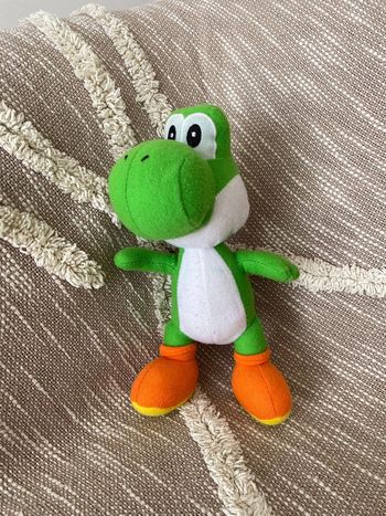 Peluche doudou 25cm Mario Yoshi tortue verte et rouge orange parfait état