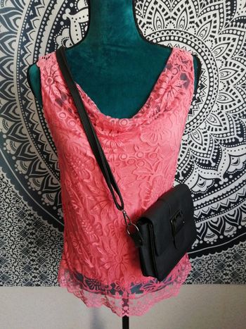 Top corail en dentelle, col drapé, libellule dans le dos, doublé / sans marque / (TU)