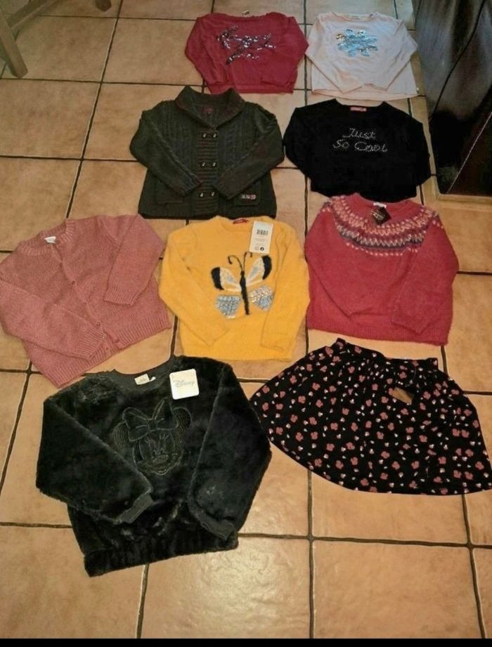 Lot de pulls 6ans neufs