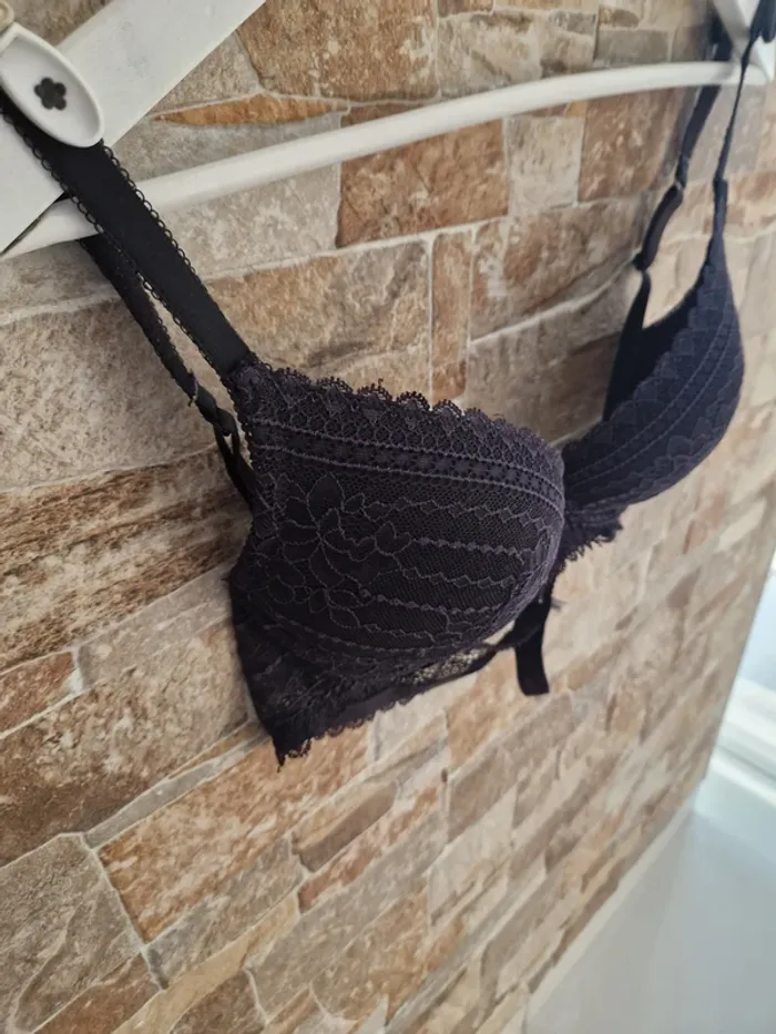 1 soutien-gorge noir taille 95 B marque ETAM - photo numéro 3