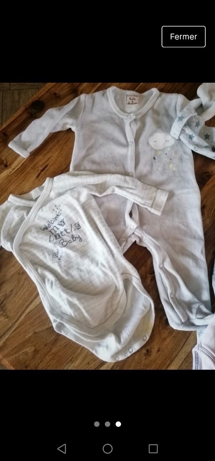 2 pyjamas et 2 bodies - photo numéro 3