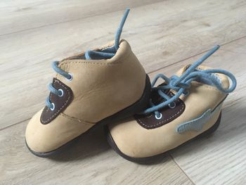 Chaussures neuves - taille 18