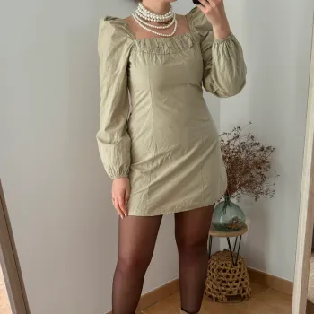 Robe Vert Sauge PrettyLittleThing T38 Manches Bouffantes