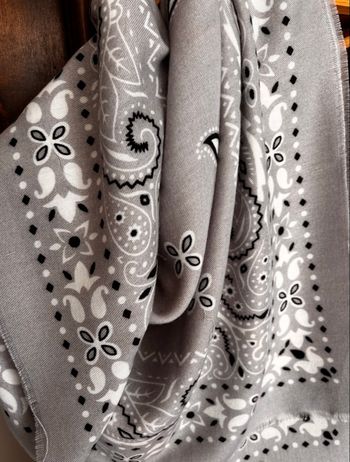 Écharpe bandana grise 