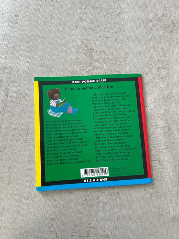 Livre petit ours brun - photo numéro 2
