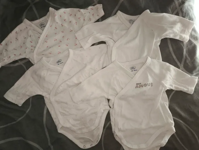 Lot body 1 mois kiabi