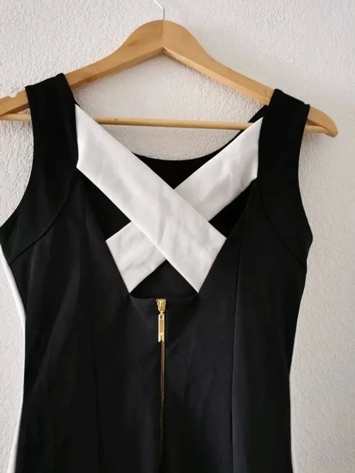 Robe noire et blanche - photo numéro 6