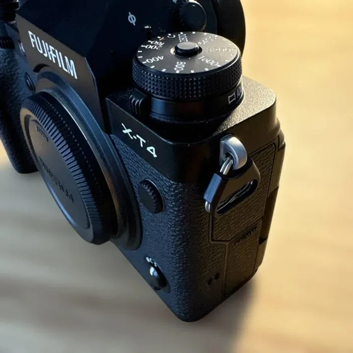 Boîtier Fujifilm X-T4 peu utilisé + accessoires, il date de janvier 2024 - photo numéro 3