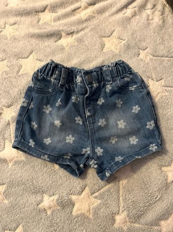 Short jean motif fleur