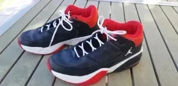 Basket nike air garçon Jordan taille 38