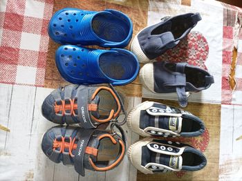 Lot chaussures garçon taille 24
