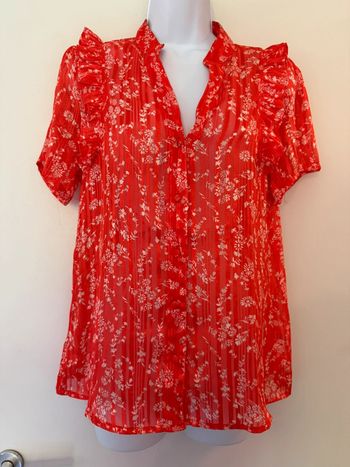 Joli haut rouge fleuri vintage Dressing