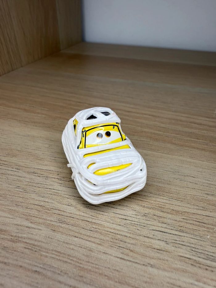 Voiture cars luigi déguisement momie