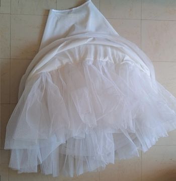 Jupon volumineux blanc en tulle pour robe de mariée