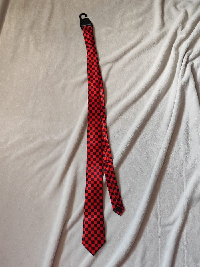 Cravate damier rouge et noire TU - photo numéro 2