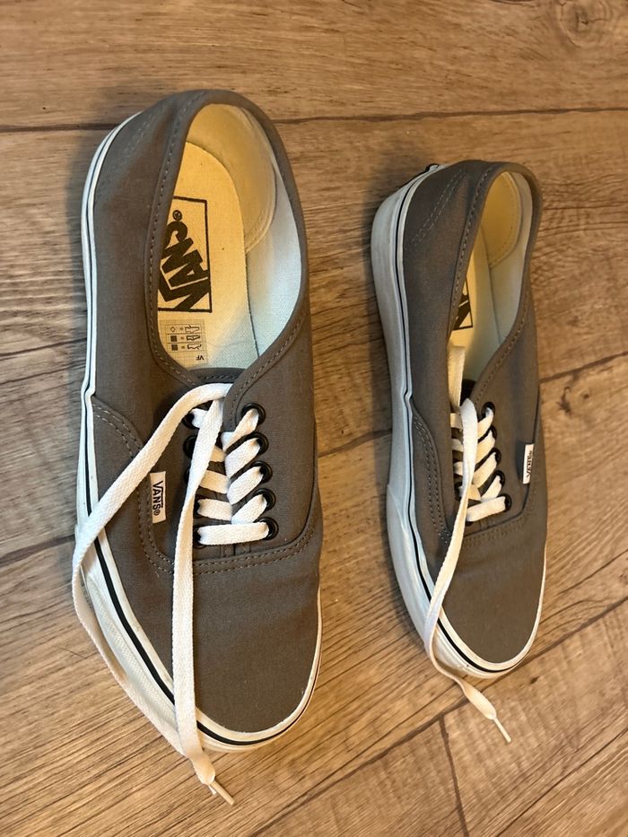 Vans grises - photo numéro 3