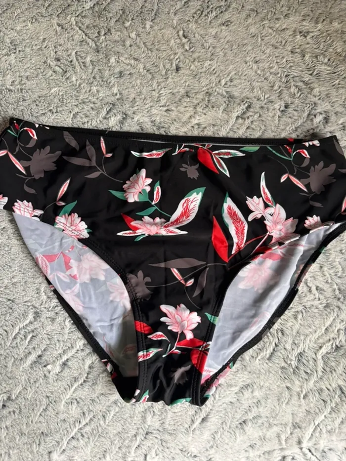 Culotte de maillot de bain noire taille 44 taille haute blanche porte