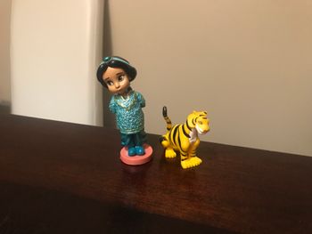 Figurine princesse Jasmine animator et tigre raja
