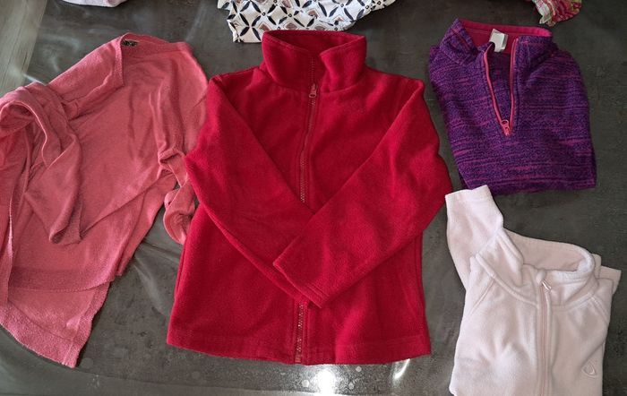 Lot vêtements fille 6 ans - photo numéro 3