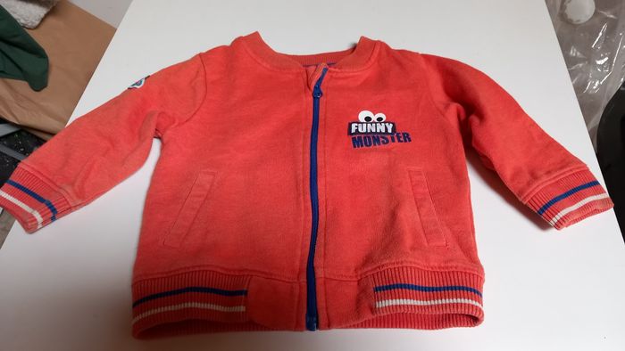 Veste orange. 12 mois - photo numéro 1