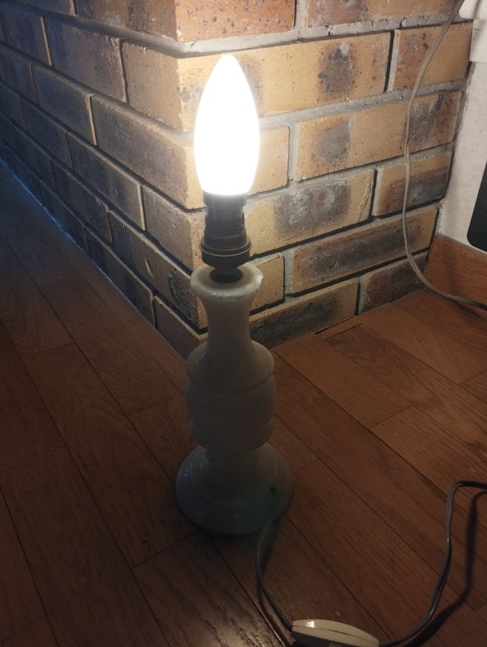 Pied de lampe en albâtre vintage - photo numéro 2