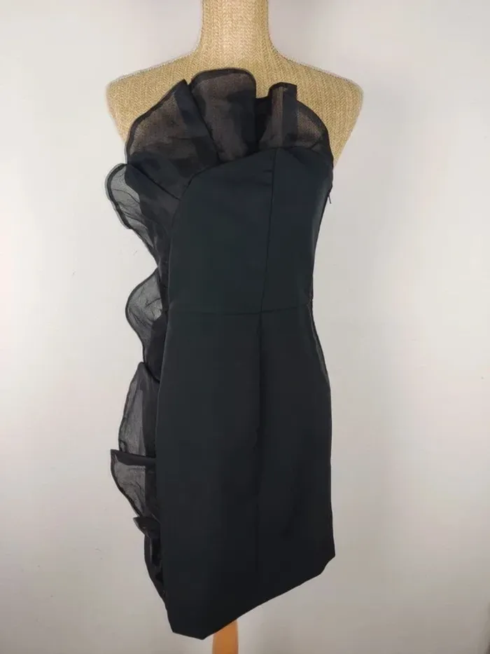 Robe bustier cocktail noire tulle noire volants taille 36 Naf Naf
