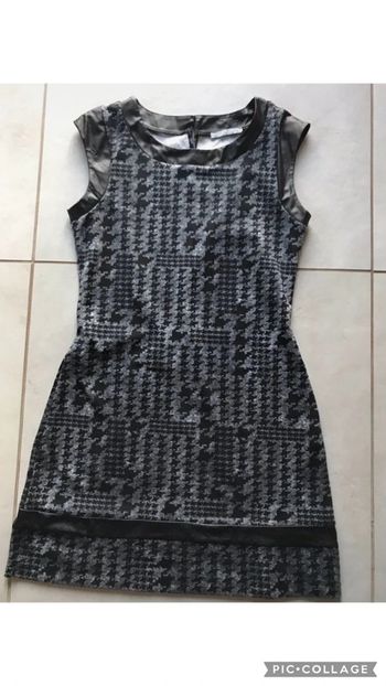 Robe grise et noire taille 38