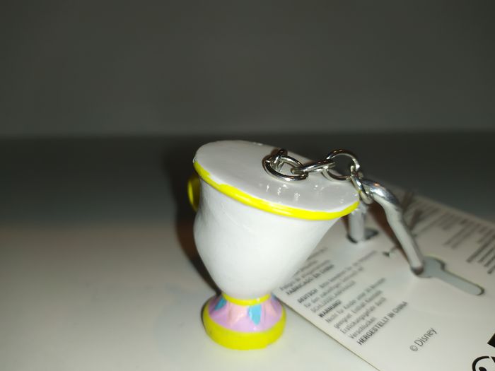 Porte-clés 3D keychain Disney la belle et la bête Chip Zip tasse Pyramid neuf - photo numéro 5