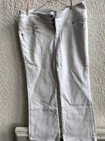 Jean blanc vintage à boutons t 46