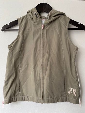 Veste à capuche sans manches